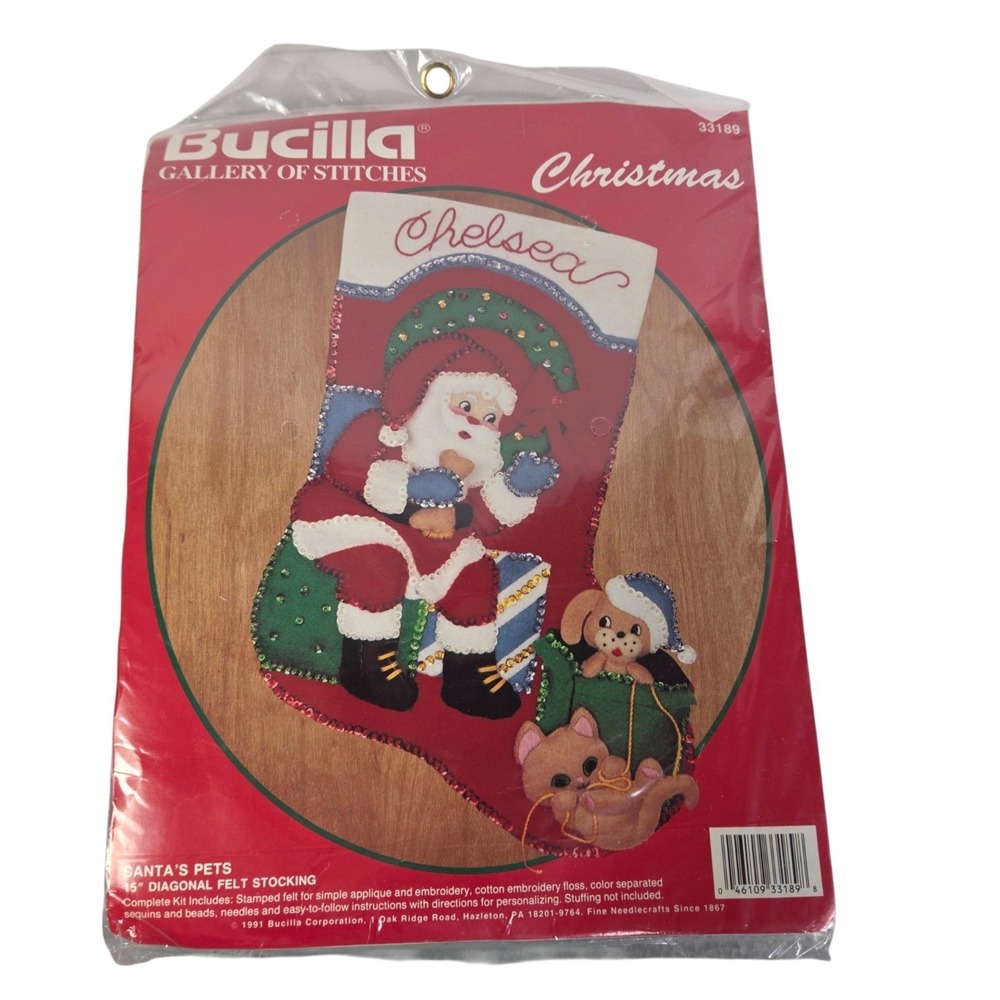 Bucilla Felt Stocking Kit Santas Pets 15 Inch 33189 Christmas Dog Cat Sequin New